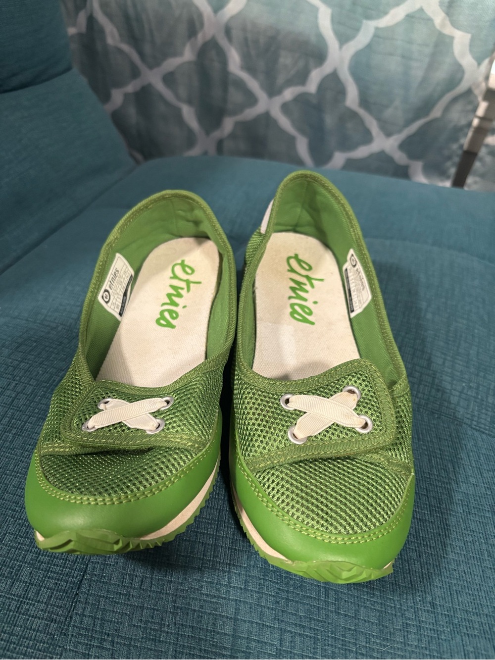Etnies Women’s Green Mesh Slip-On Flats with White Accents
